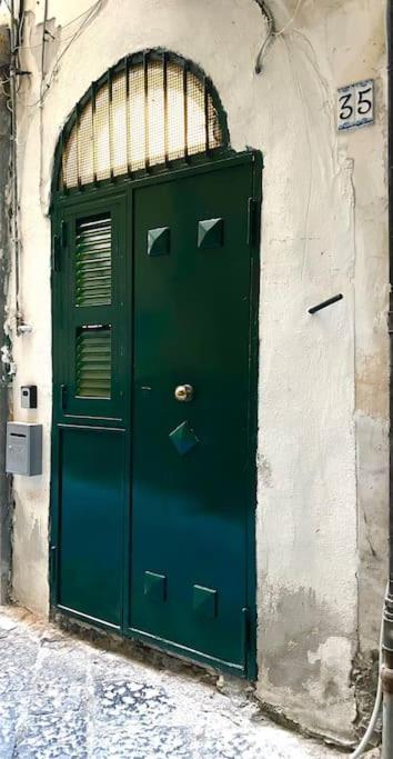 La Casina Di Santa Chiara Wifi, Netflix Naples