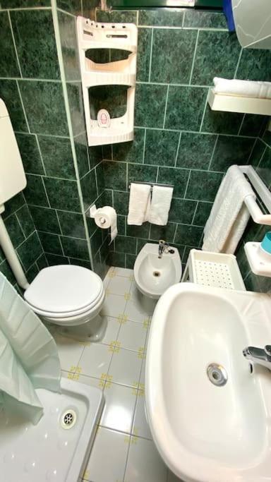 La Casina Di Santa Chiara Wifi, Netflix Apartment
