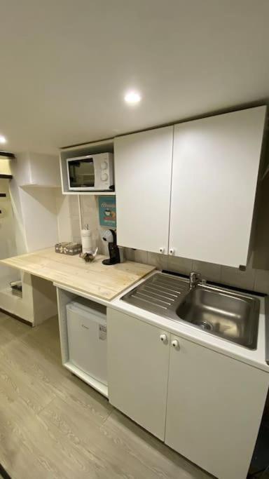 Apartment La Casina Di Santa Chiara Wifi, Netflix Naples